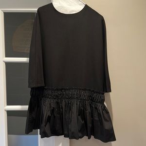 Worn once! Tuckernuck English Factory Drop Ruffle Hem black